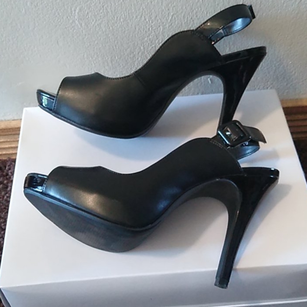 Shoes - Picture 6 of 10